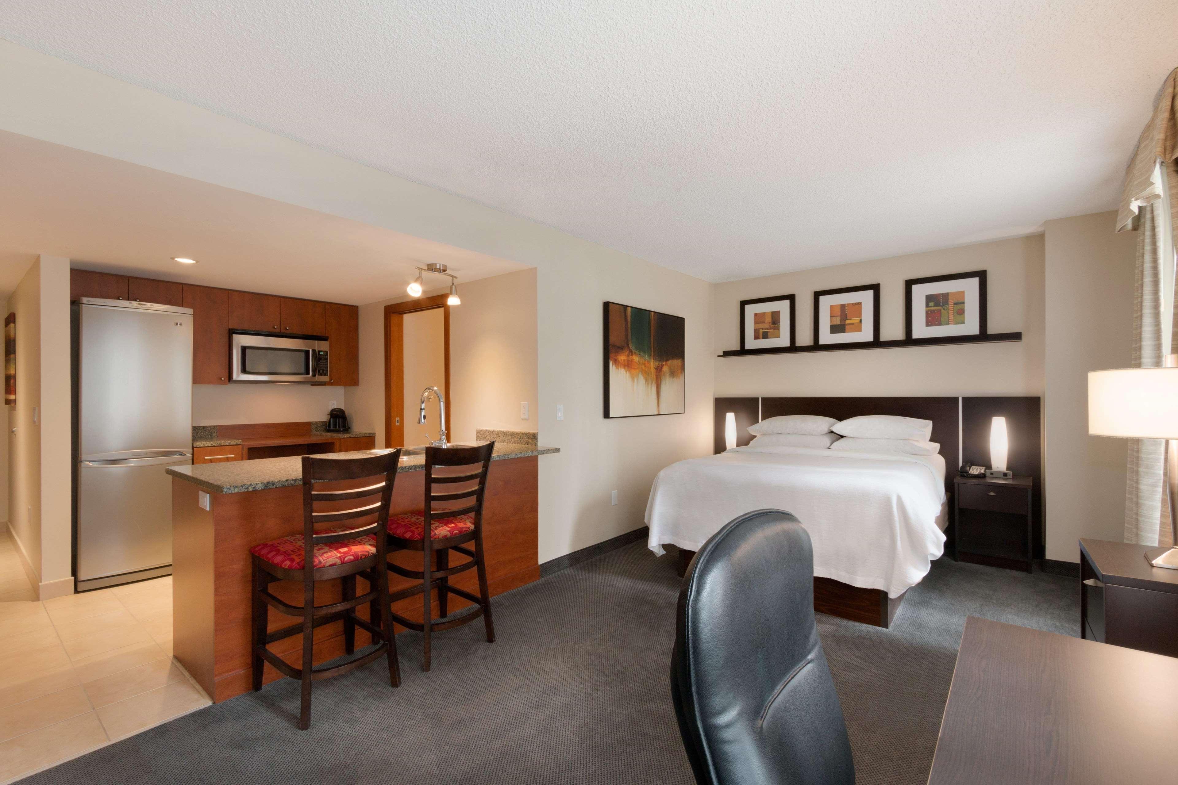 Embassy Suites By Hilton - Montreal Exterior foto
