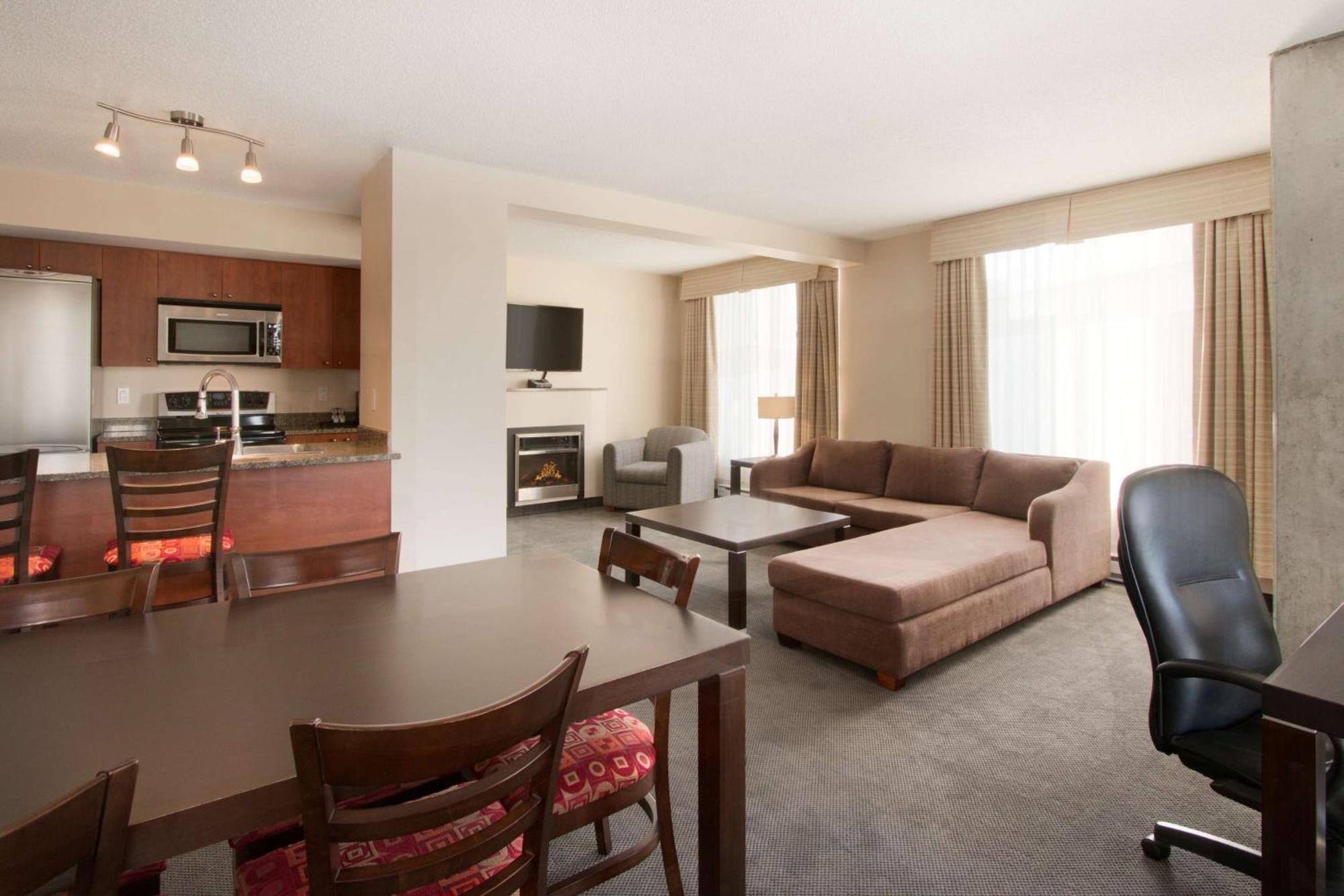 Embassy Suites By Hilton - Montreal Exterior foto