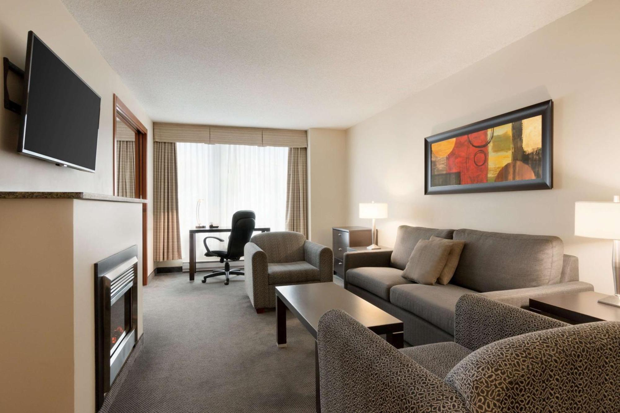 Embassy Suites By Hilton - Montreal Exterior foto